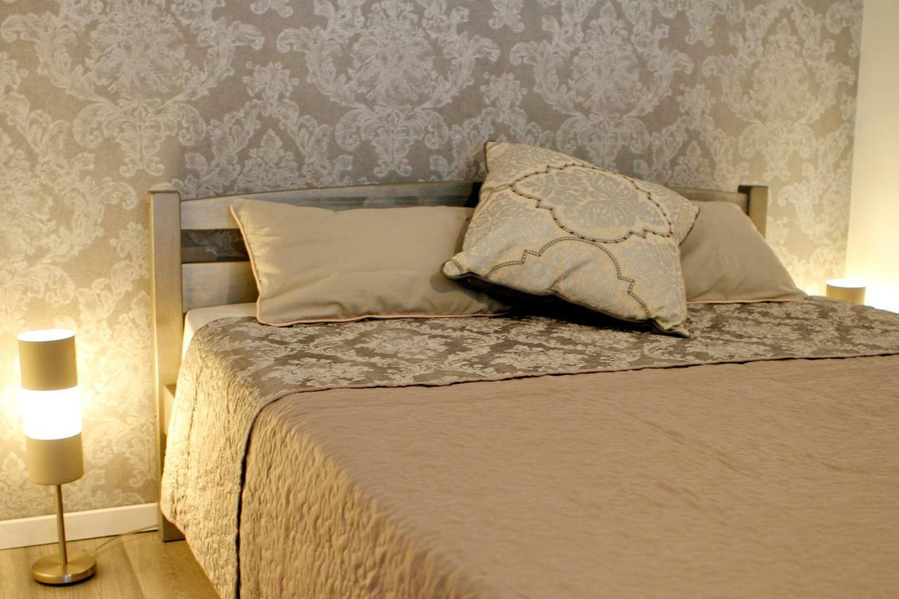 New! Cozy With Free Guarded Parking Lejlighed